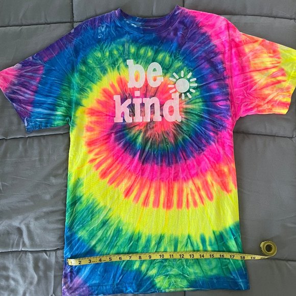 Sunshine Sisters Be Kind Rainbow Tee - Picture 4 of 6